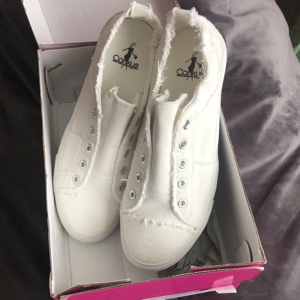 Brand new never worn! Corkys size 9 white sneakers